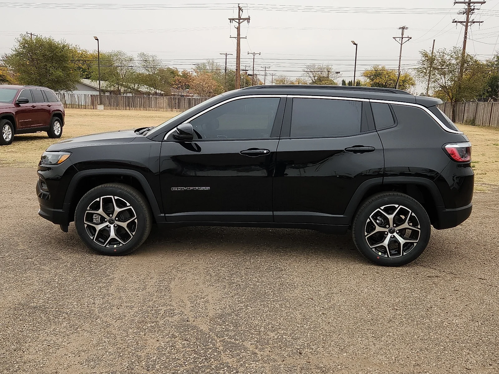 New 2026 PXJ Diamond Bla Jeep LIMITED 4X4 image 2