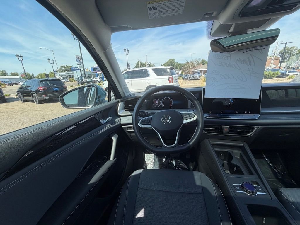 2026 Volkswagen Tiguan SE - Photo 11