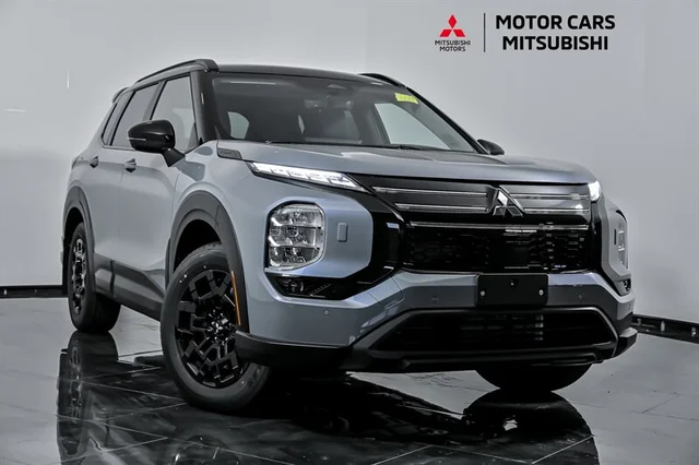 2025 Mitsubishi Outlander TRAIL