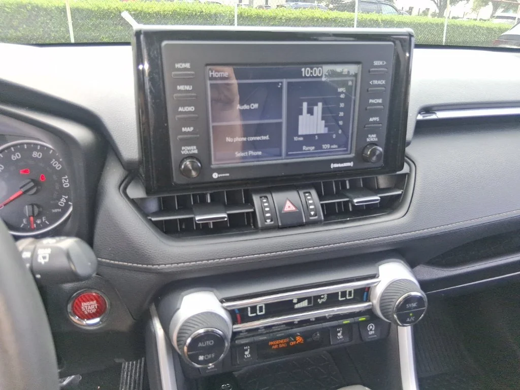 Used 2022 Red Toyota XLE Premium image 13