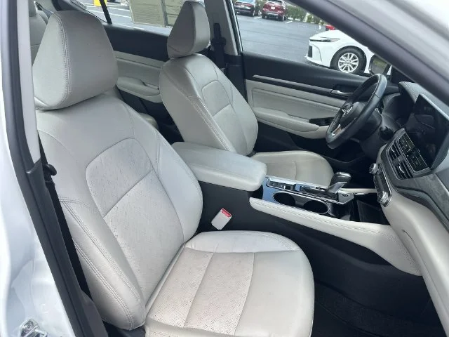 Used 2023 White Nissan 2.5 SL image 30