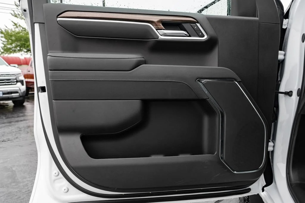 New 2026 Summit White Chevrolet LT image 21