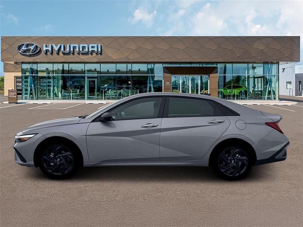 Used 2026 Silver Hyundai SEL Sport image 3