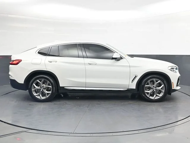 Used 2021 White BMW xDrive30i image 3