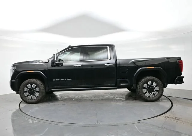 Used 2024 Onyx Black GMC Denali image 4