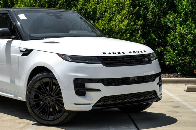 New 2026 Ostuni Pearl White Premium Metallic Land Rover Dynamic SE image 9