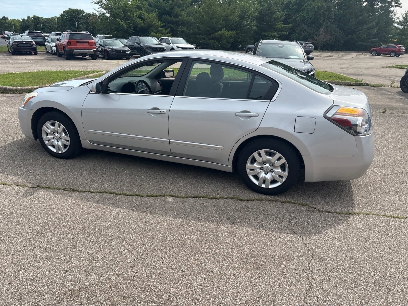 Used 2011 Brilliant Silver Metallic Nissan 2.5 S image 8