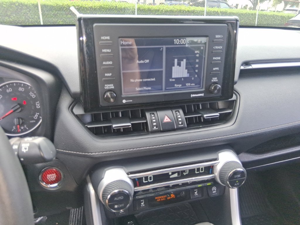Used 2022 Red Toyota XLE Premium image 13