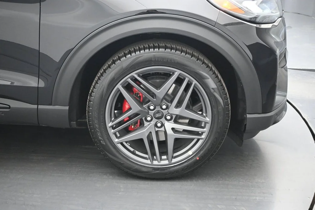 New 2026 Agate Black Metallic Ford ST image 24