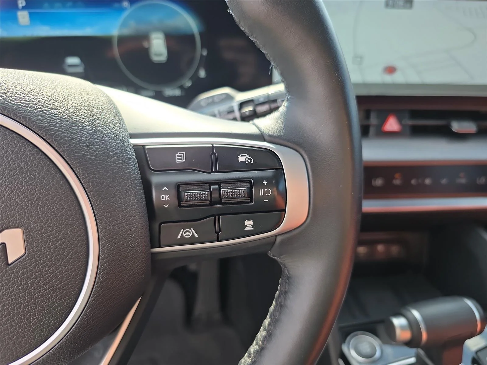 Used 2025 Wolf Gray Kia SX-Prestige image 34