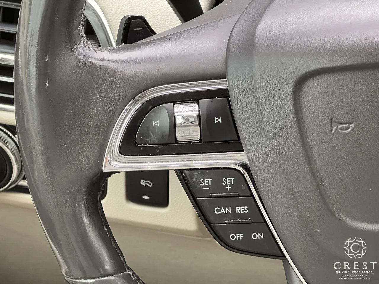 Used 2018 Mocha Lincoln Reserve image 12