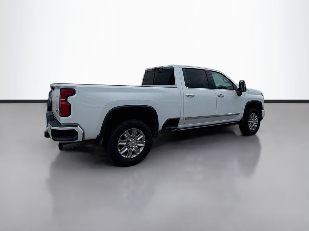 Used 2026 White Chevrolet High Country image 5