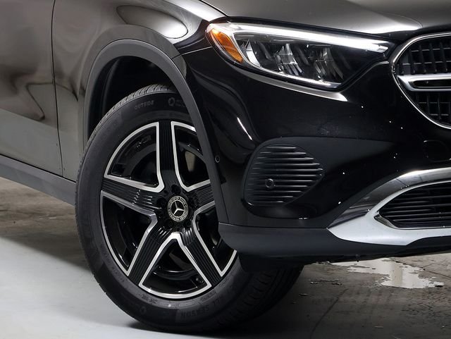 New 2027 Obsidian Black Metallic Mercedes-Benz GLC 300 image 3