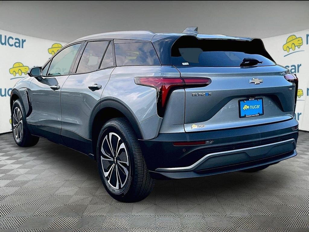 Used 2024 Gray Chevrolet LT image 4
