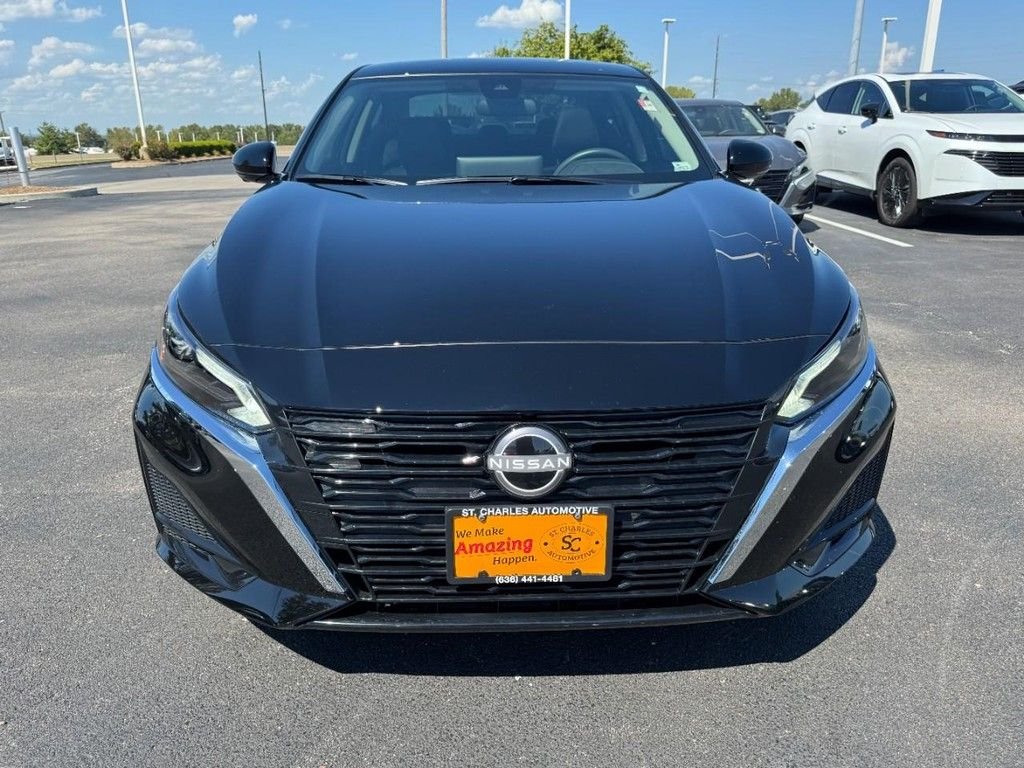 Used 2025 Black Nissan 2.5 SL image 9
