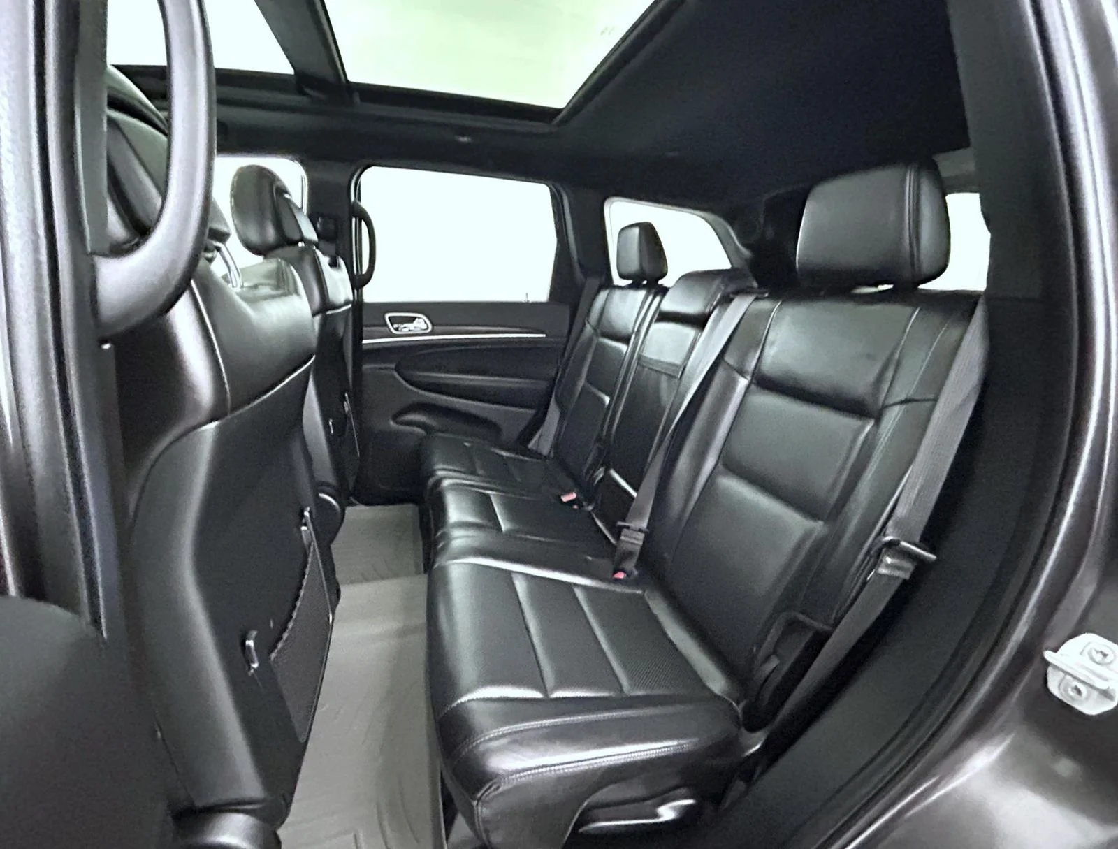 Used 2020 Gray Jeep Limited image 19