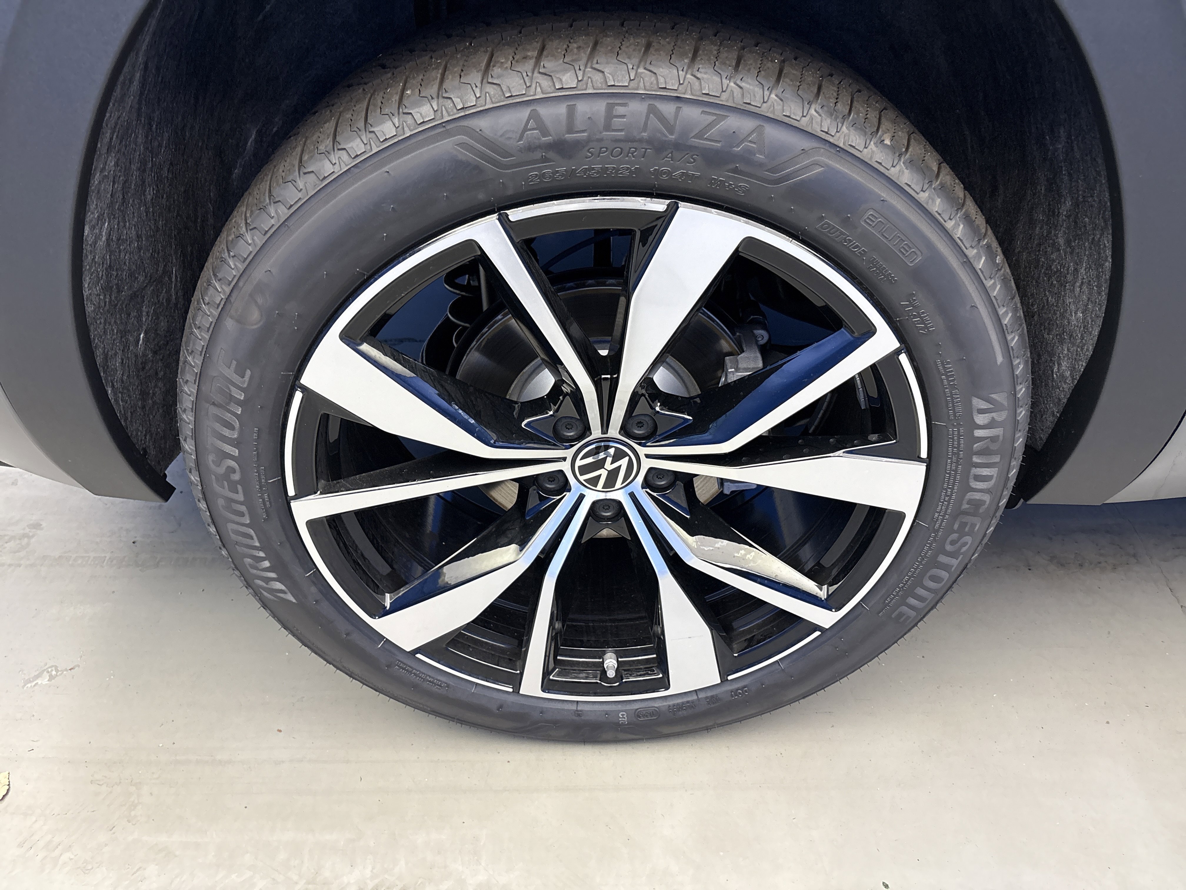 2025 Volkswagen Atlas Cross Sport SEL Premium R-LINE - Photo 8