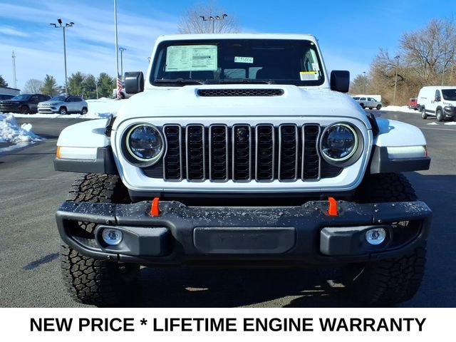 New 2026 Bright White Clear-Coat Exterior Paint Jeep Mojave image 30