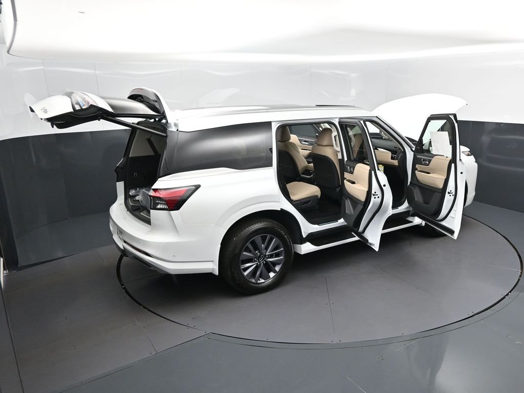 New 2026 RADIANT WHITE INFINITI Pure 2WD image 50