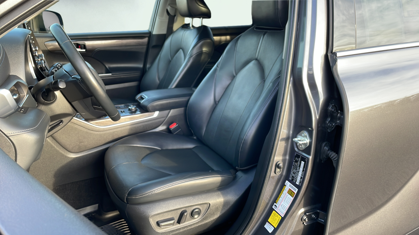 Certified Used 2022 Gray Toyota Limited image 18