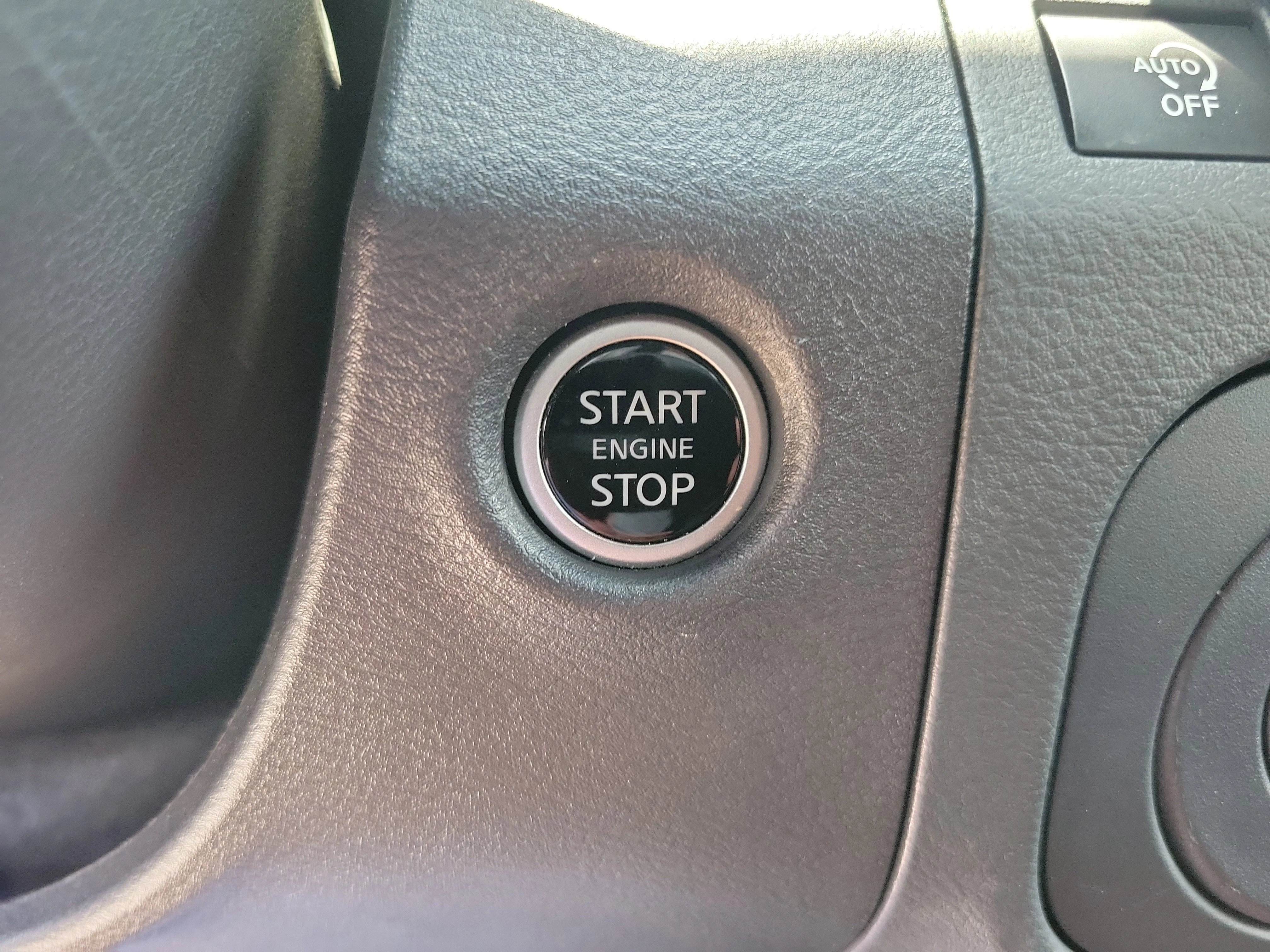 Used 2025 Boulder Gray Pearl Nissan PRO-X image 15