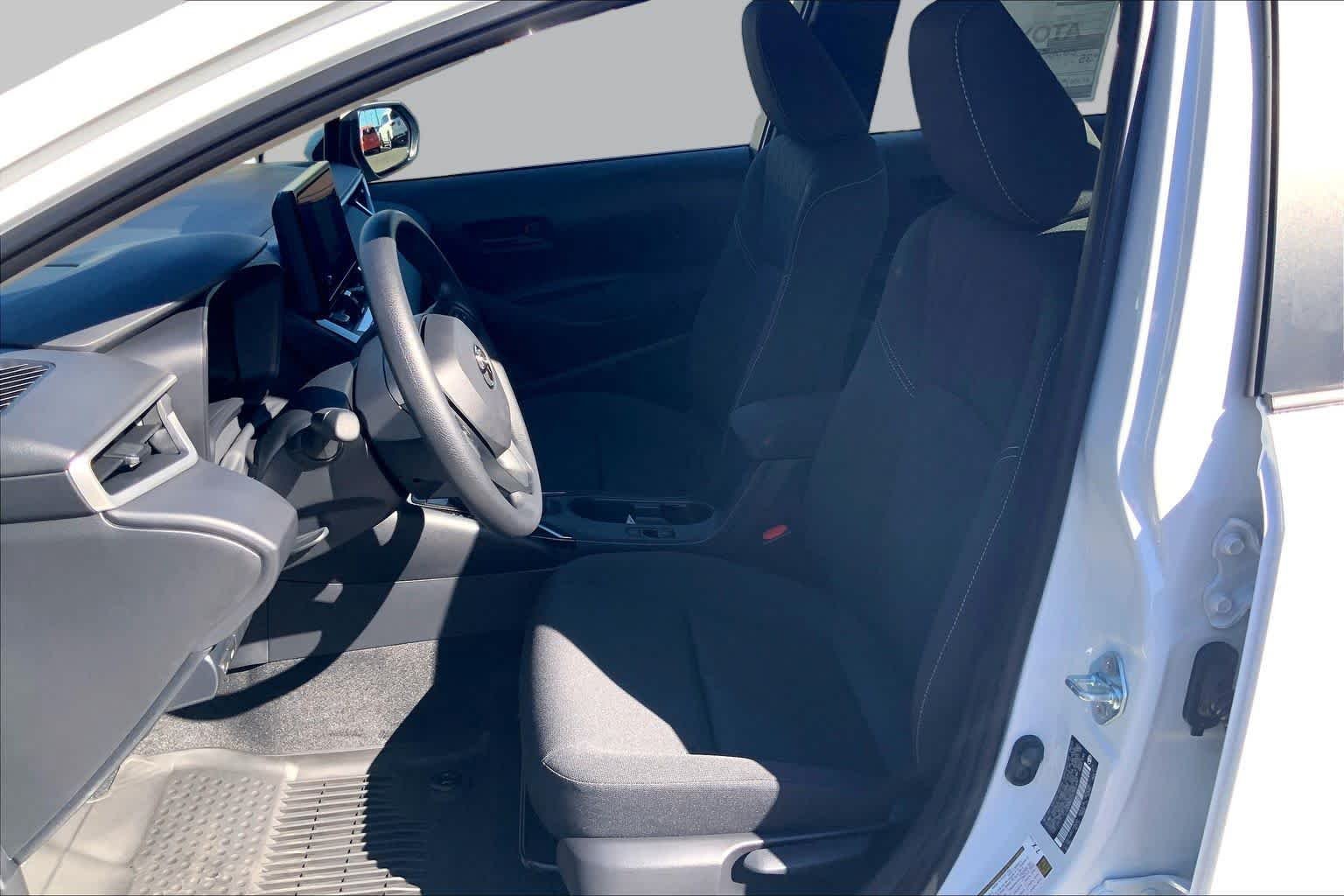 New 2027 Ice Cap Toyota LE image 9