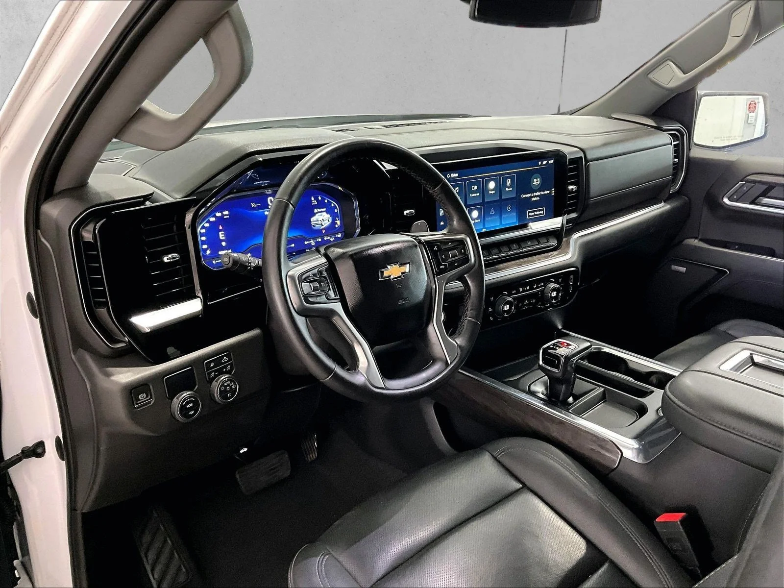Used 2022 Iridescent Pearl Tricoat Chevrolet LTZ image 14