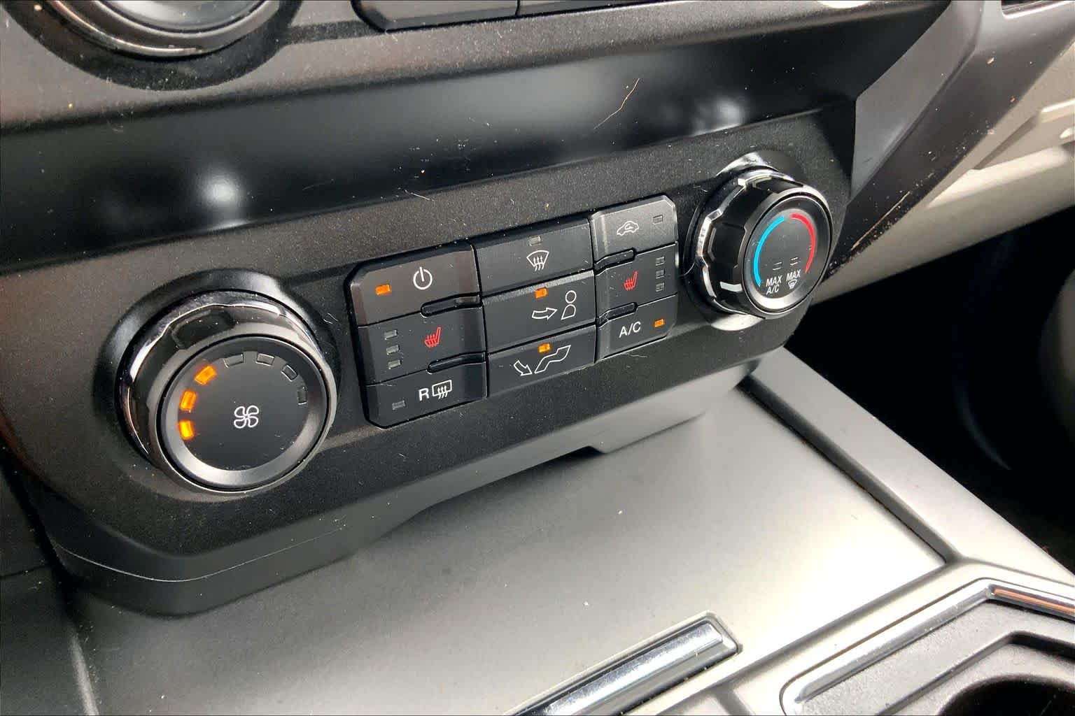 Used 2019 Agate Black Ford XLT image 33