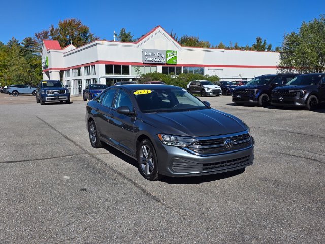 Used 2024 Deep Black Pearl Volkswagen 1.5T SE image 29