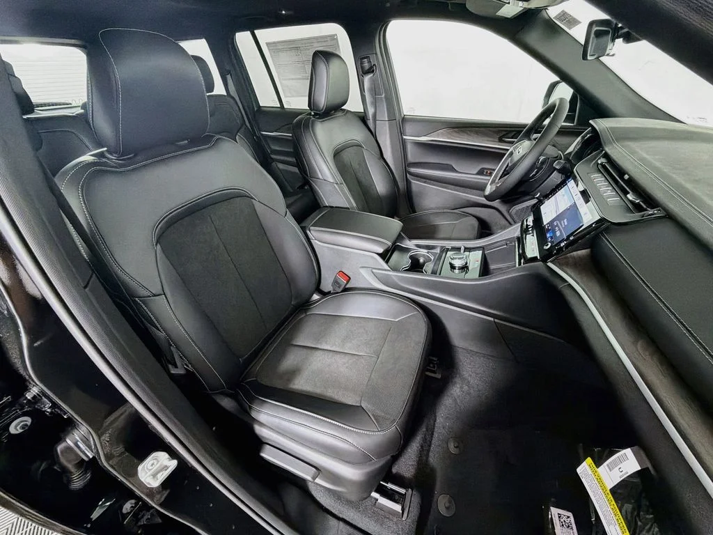 New 2027 Black Jeep Altitude image 28