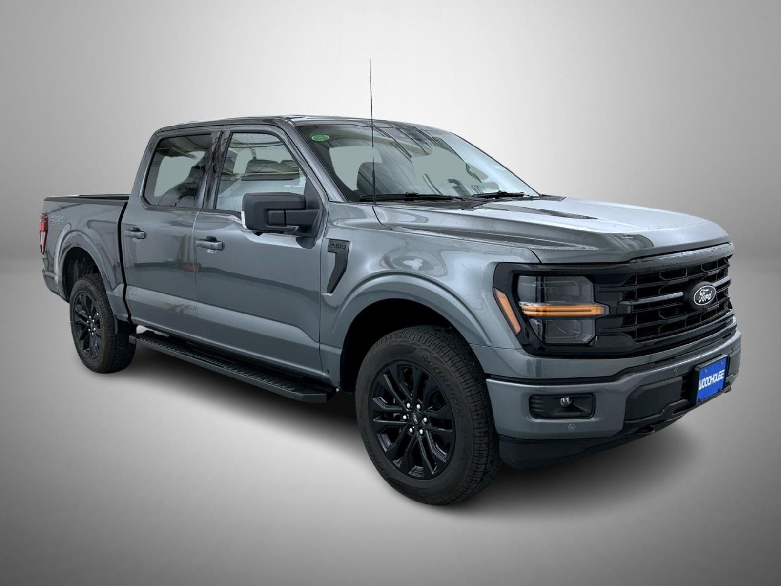 New 2026 Carbonized Gray Metallic Ford XLT image 3