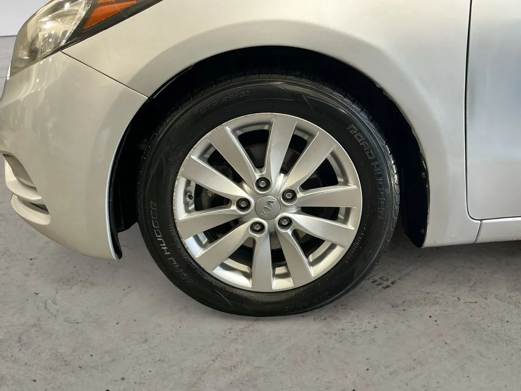 Used 2015 Silver Kia EX image 9