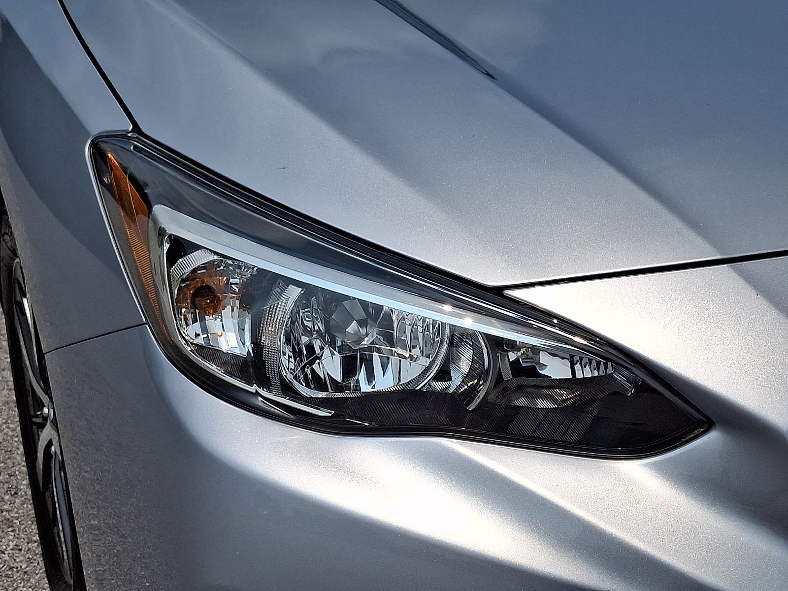 Used 2023 Ice Silver Metallic Subaru Premium image 10