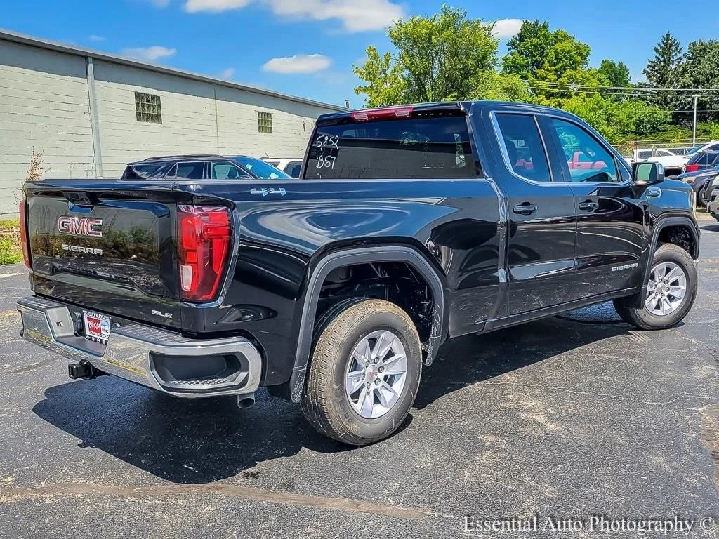 2026 GMC Sierra 1500 SLE - Photo 9