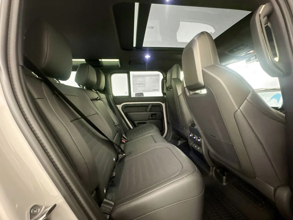 New 2026 Borasco Grey Land Rover OCTA image 27