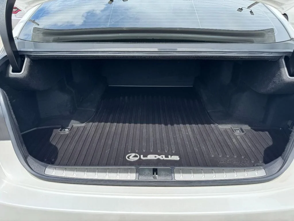Used 2018 Ultra White Lexus 500 Base image 6