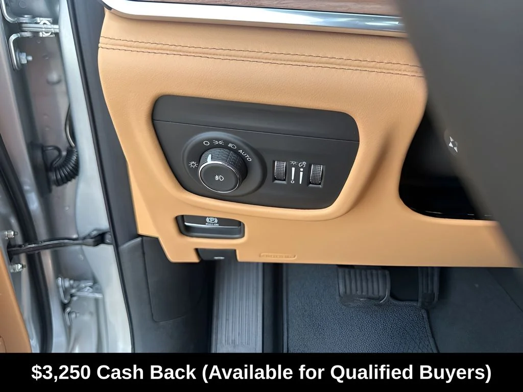 New 2025 Silver Zynith Exterior Paint Jeep Summit Reserve image 33
