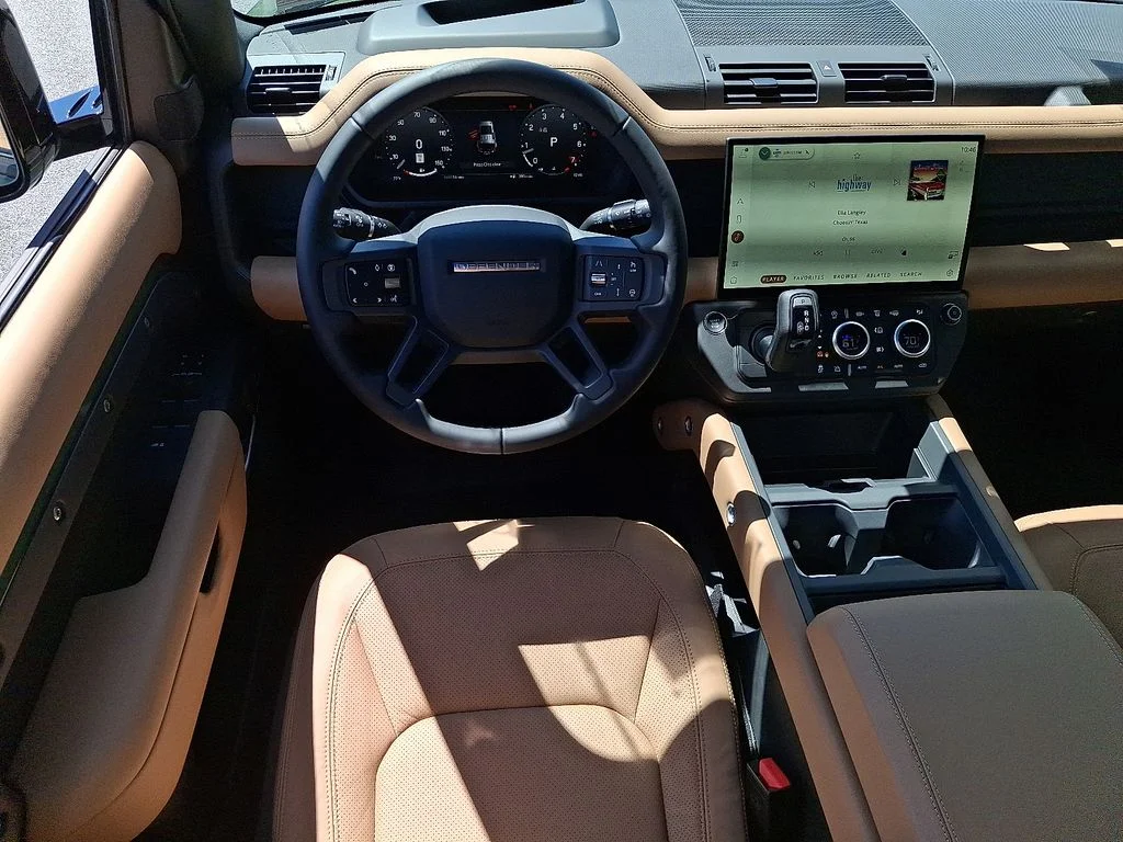 New 2026 Woolstone Green Land Rover S image 7