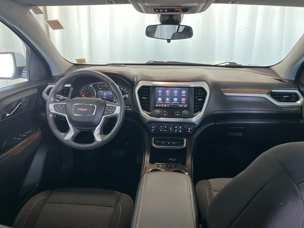 Used 2023 White GMC SLE image 9