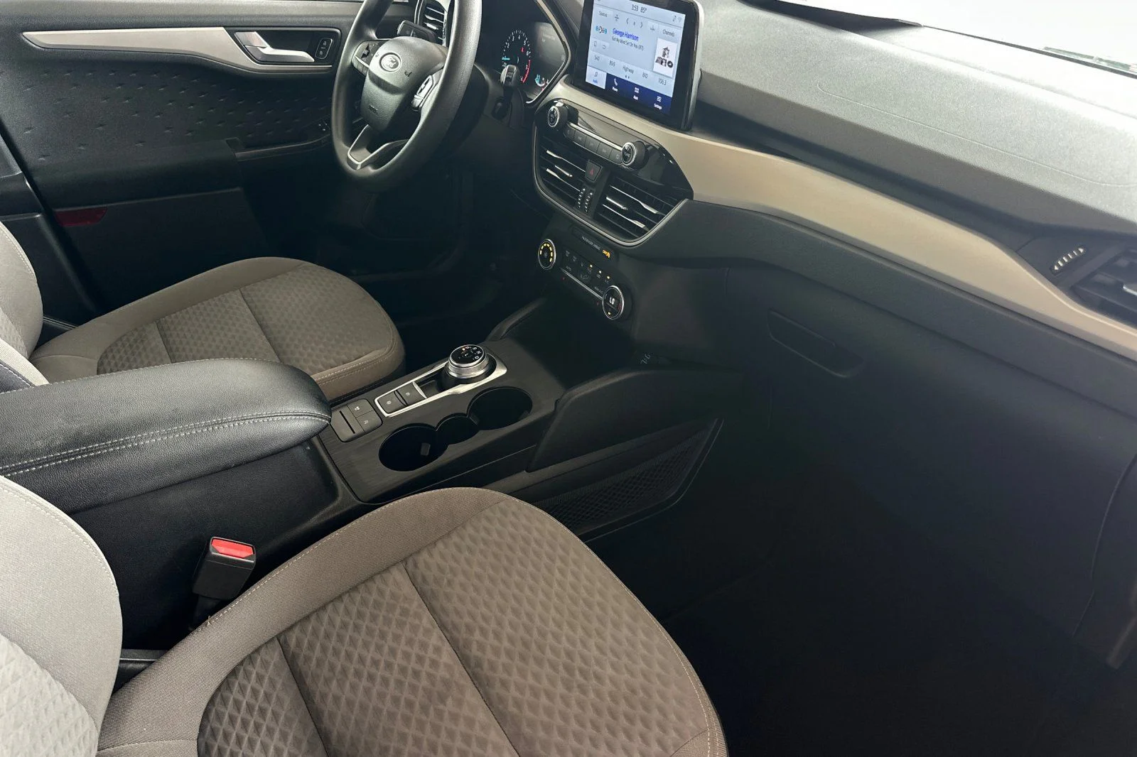 Certified Used 2020 Magnetic Metallic Ford SE image 15