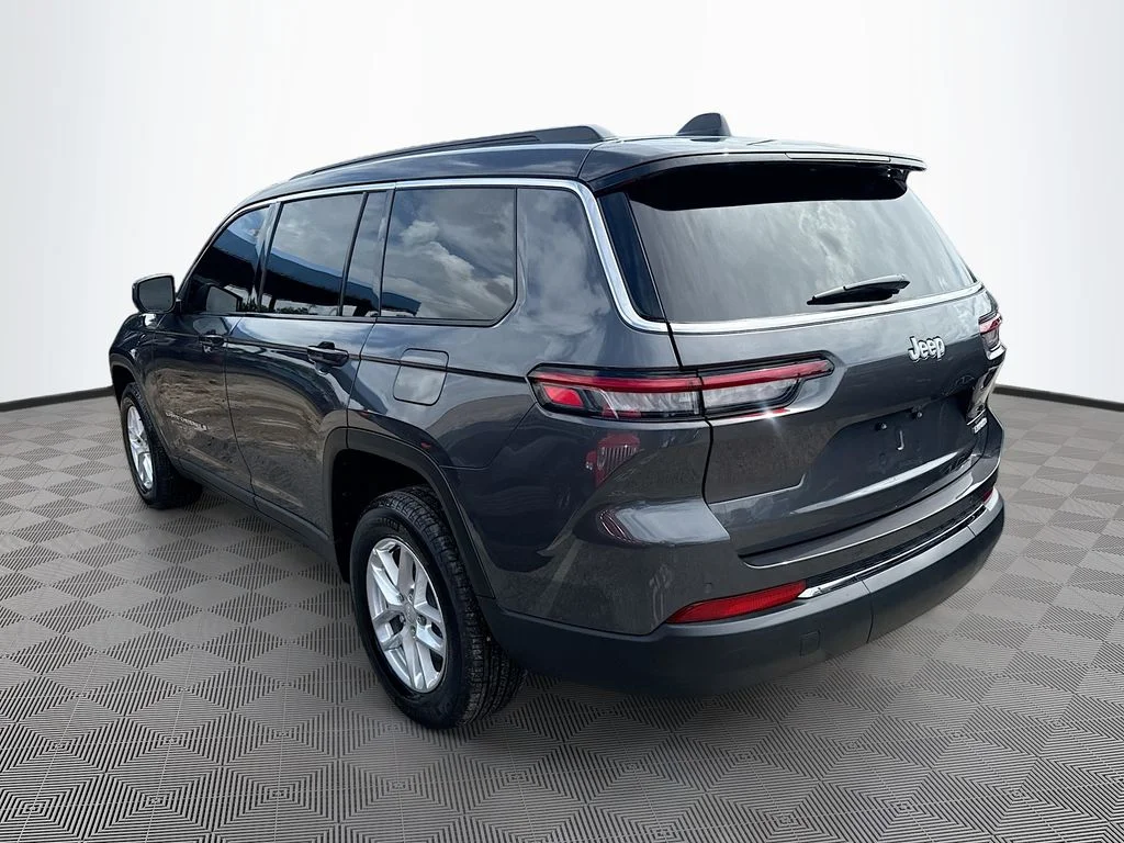 Used 2025 Gray Jeep Laredo image 8