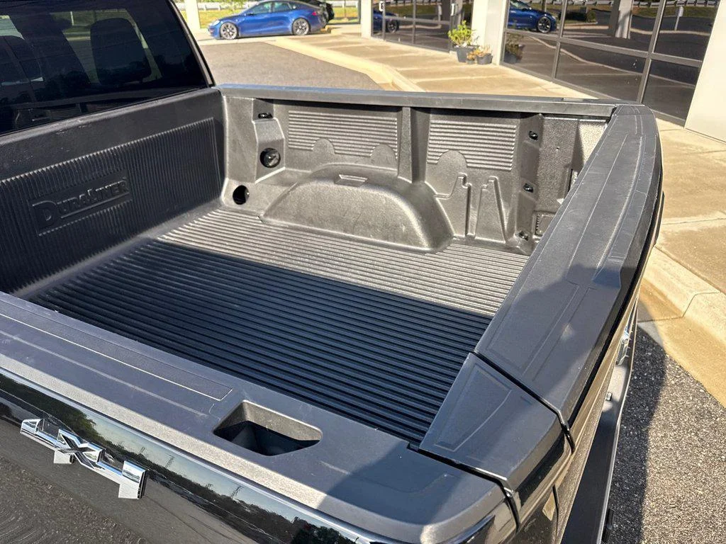 Used 2025 Onyx Black GMC 