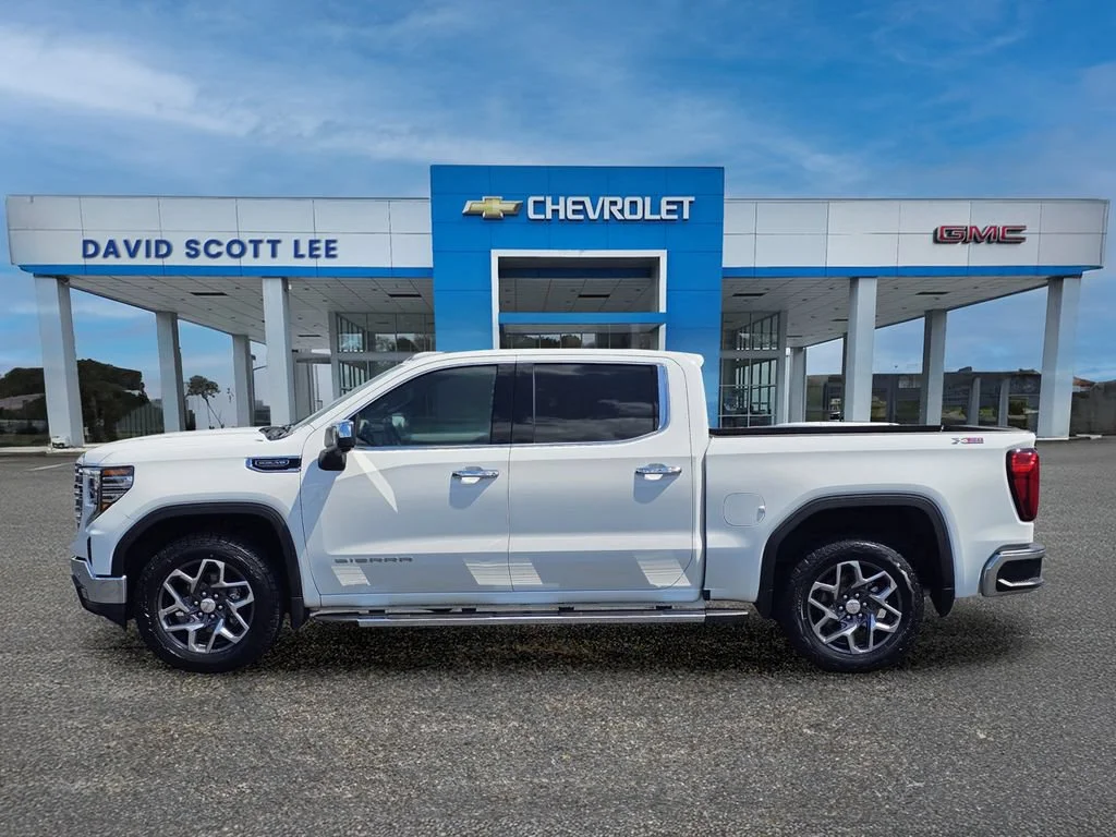 Used 2025 Summit White GMC SLT image 13