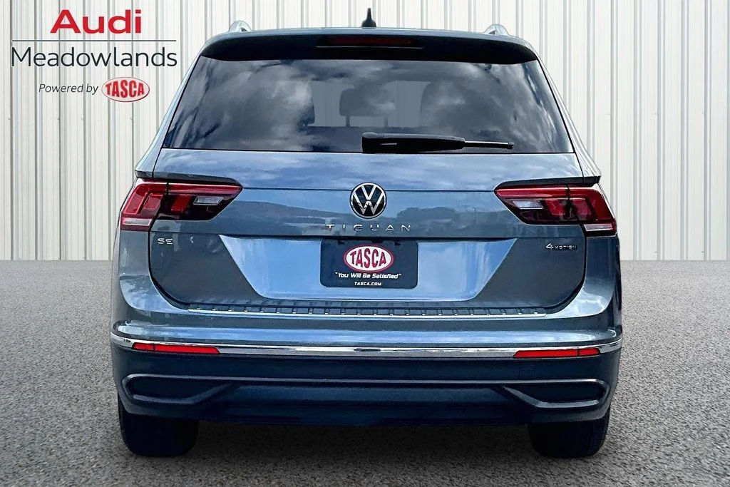 Used 2023 Gray Volkswagen 2.0T SE image 5