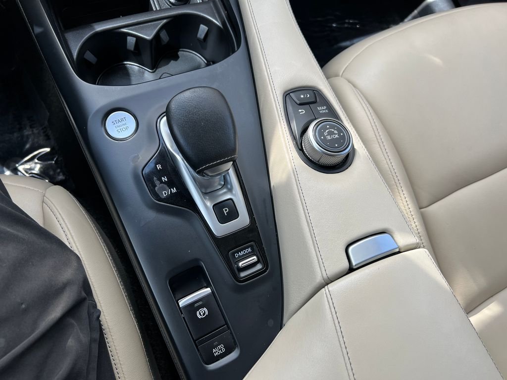 Used 2020 Gray INFINITI LUXE image 27
