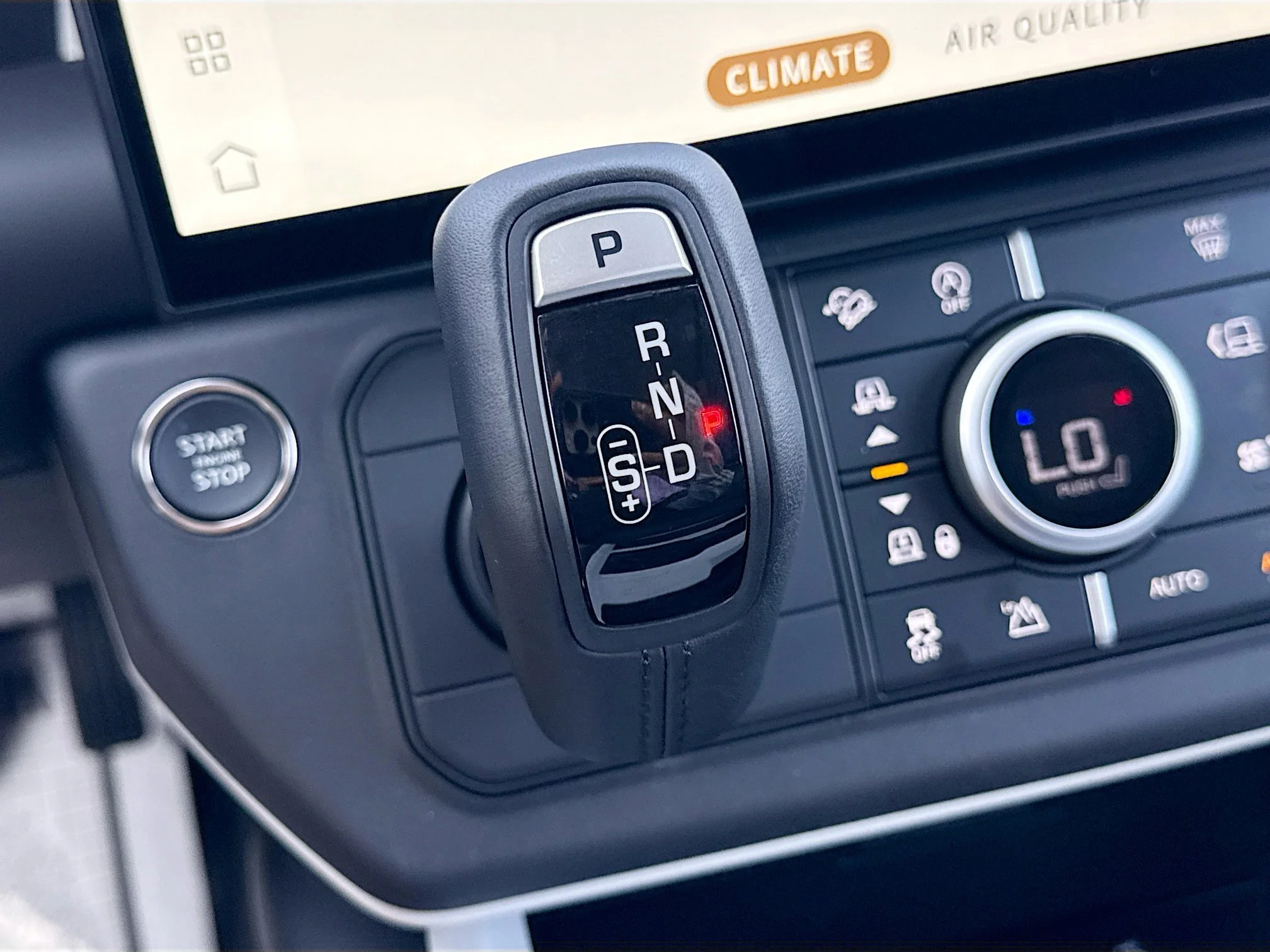 New 2026 Fuji White Land Rover X-Dynamic SE image 29