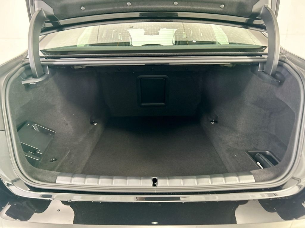 New 2026 Black Sapphire Metallic BMW 740i image 27