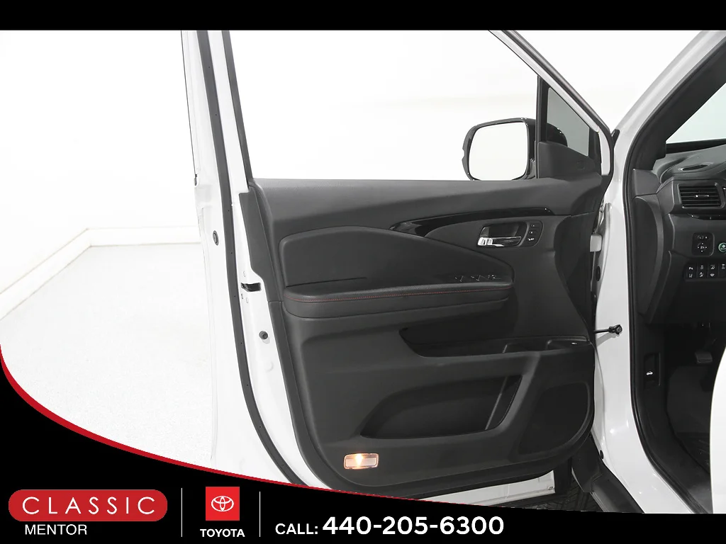 Used 2023 Platinum White Pearl Honda Black Edition image 4