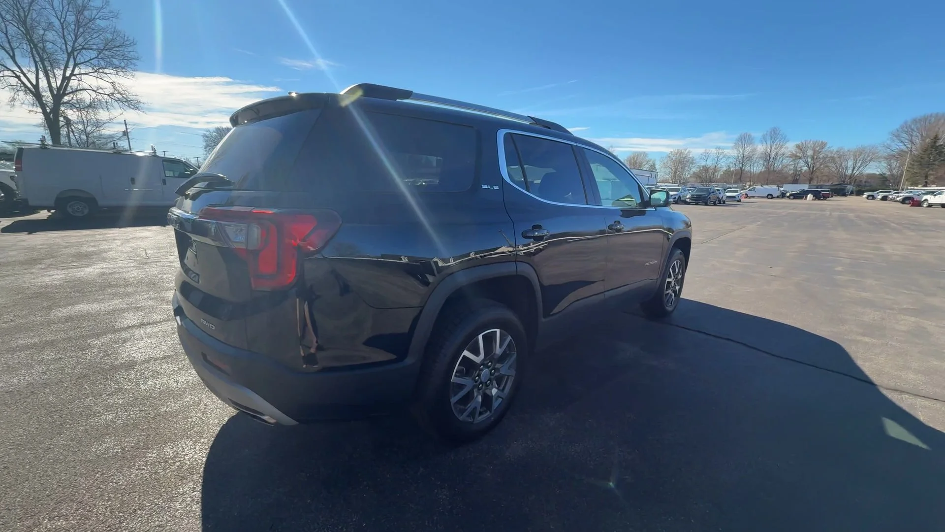 Used 2023 Ebony Twilight Metallic GMC SLE image 8