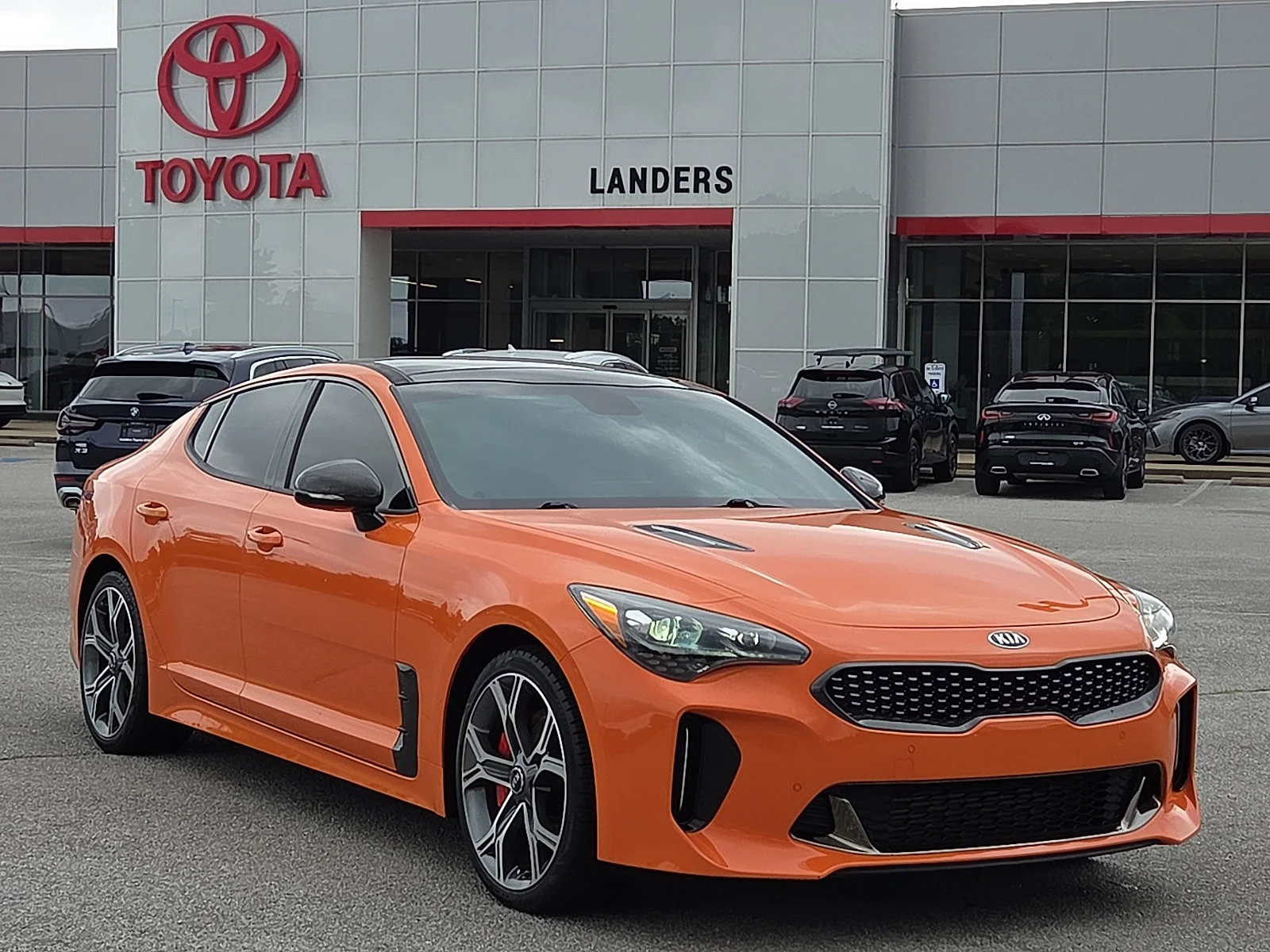 2019 Kia Stinger GTS's photo